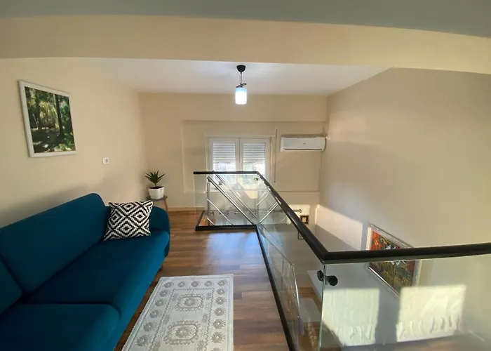 Jon's Duplex * 地拉那