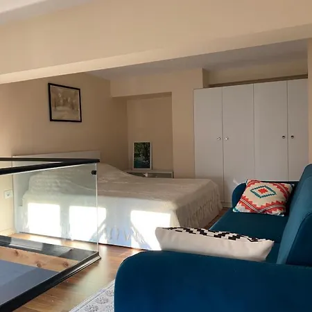 Jon's Duplex Apartment